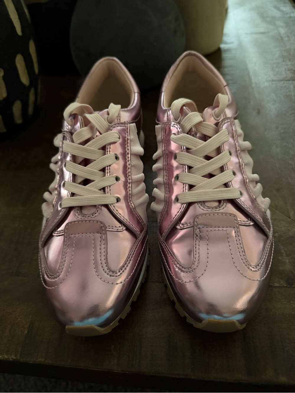 EUC Tory Sport by Tory Burch Metallic Pink Ruffle Leather Sneakers Size 7